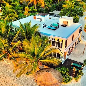 Pronoia Casa De Playa Holiday home